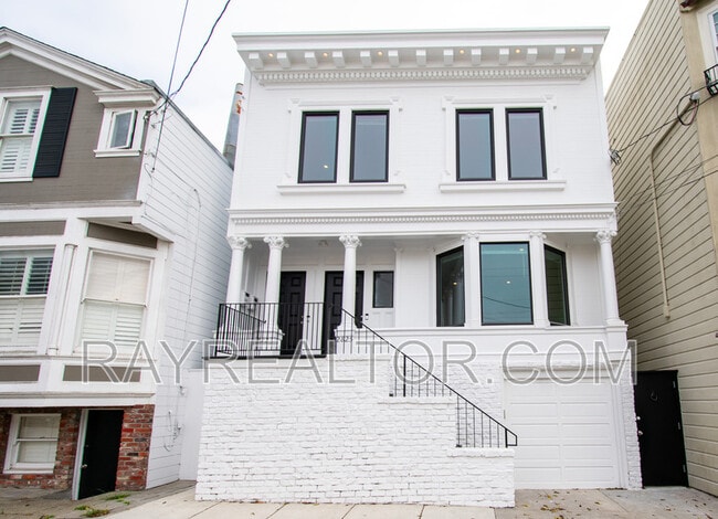 Building Photo - 2823 Golden Gate Ave