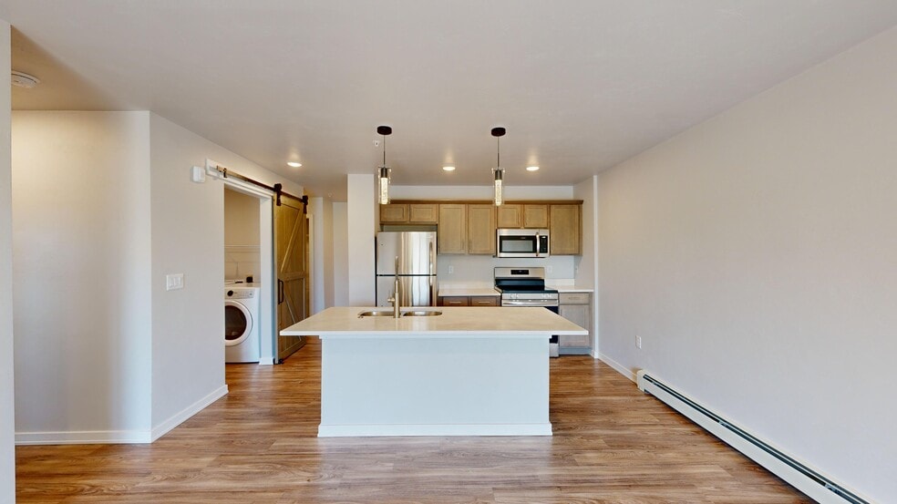 2 Bed/2 Bath Kitchen (1100-42) - Legacy Creekside Apartments