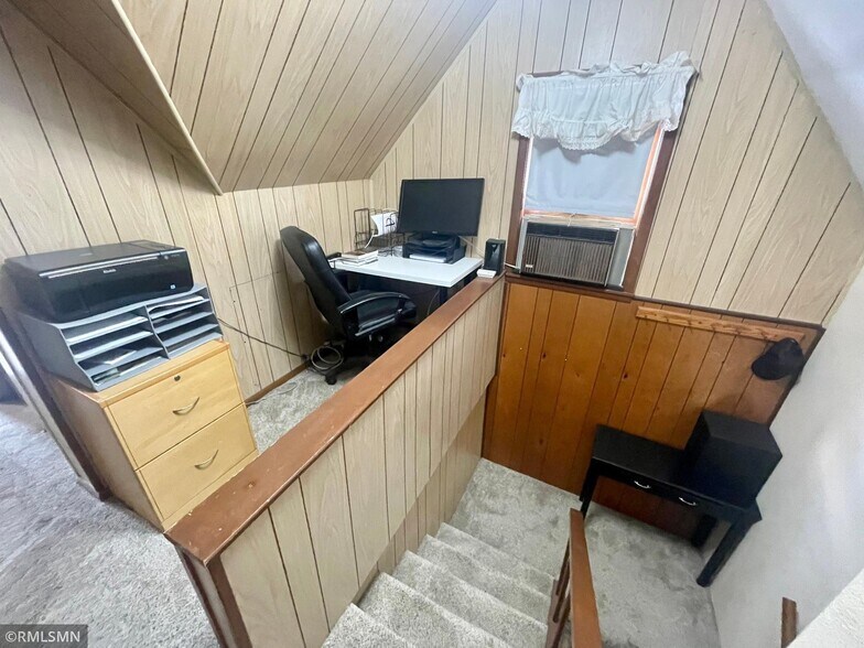 stair access to the unit and nook - 6447 Elm St
