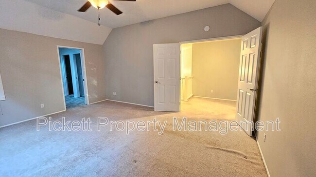 Building Photo - 6559 Gleneagle Ave SW