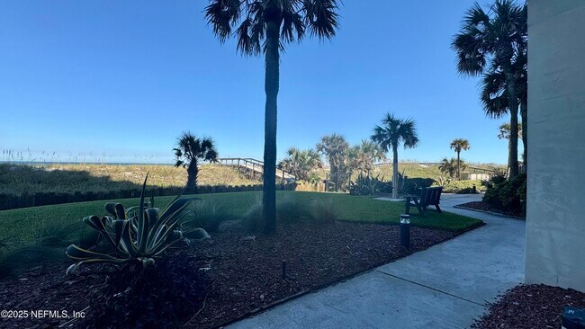 Building Photo - 1901 First St