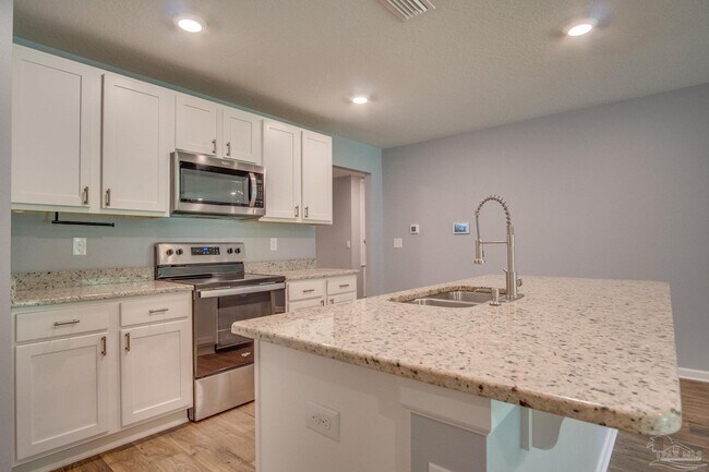 Building Photo - 7328 Lakeside Oak Ct