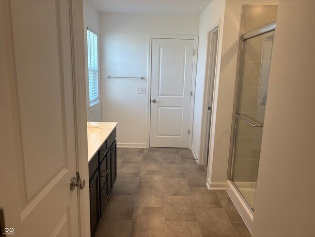 Building Photo - 354 N Grand Oak Dr