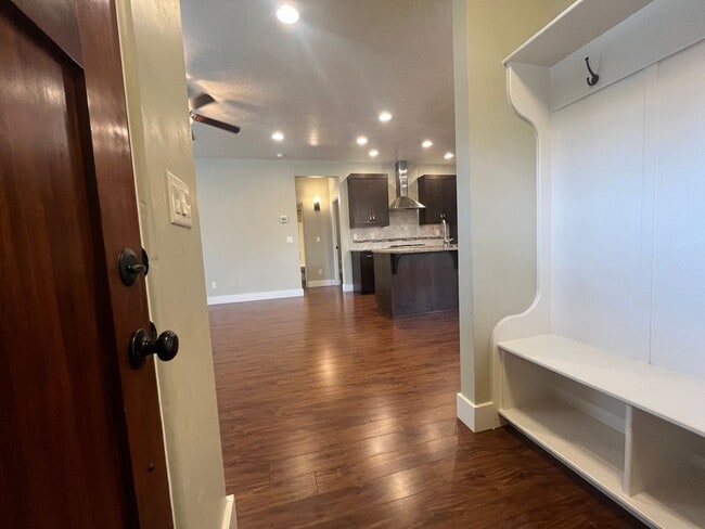 Building Photo - The perfect 2 bed/2bath with office patio home in the beautiful Hazelwood community just off Lake...