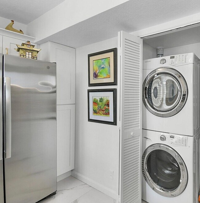 Building Photo - 3412 NE Causeway Blvd