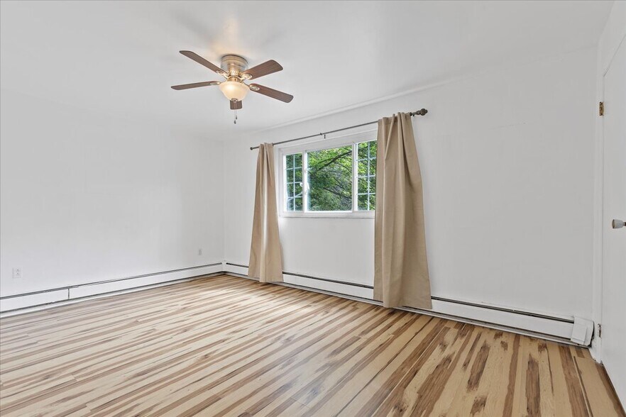 Building Photo - 116 Hickory Hill Ln