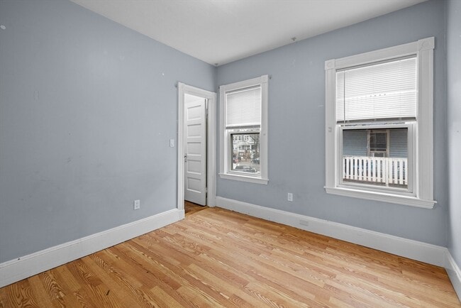 Building Photo - 25 Howes St