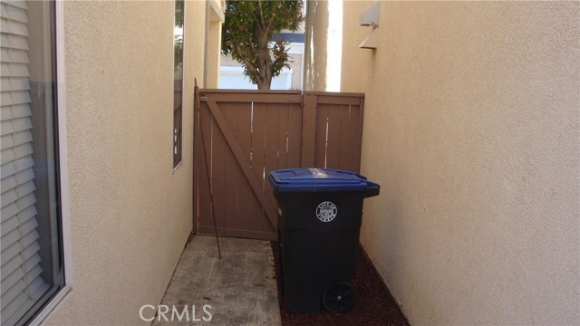 Building Photo - 14940 Almond Grove Ct