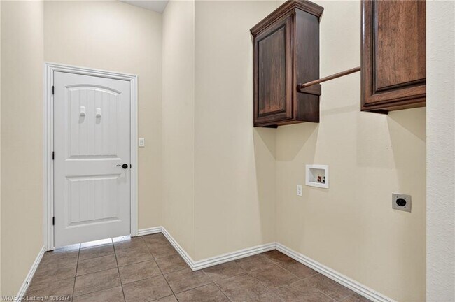 Building Photo - 3725 Colfax Way