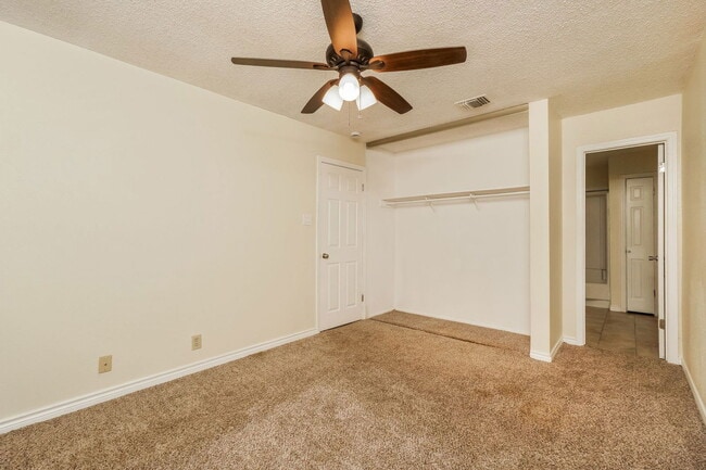 Building Photo - 10059 Birch Field Dr