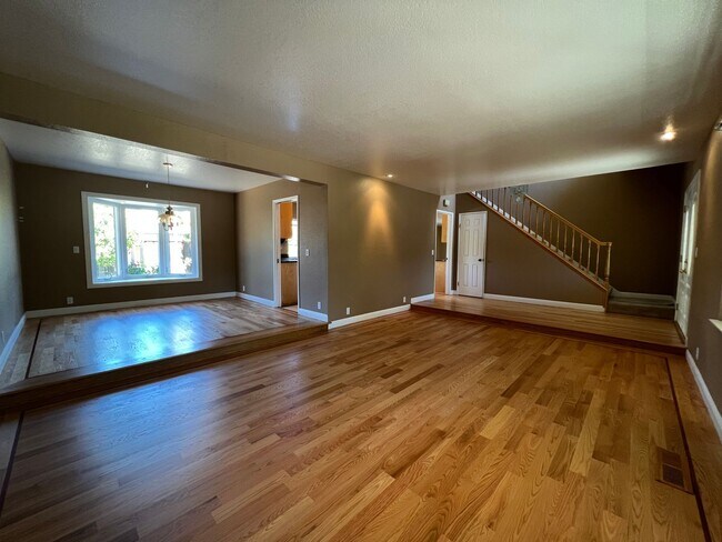 Building Photo - Immaculately Remodeled 5 Bedroom 2.5 Bath Almaden Gem