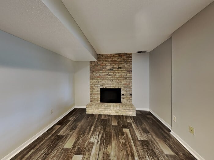 Building Photo - 8525 Ivywood Ave S