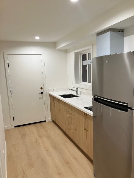 Building Photo - 723 38th Ave