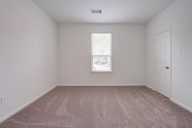 Building Photo - 609 Royal Arch Dr