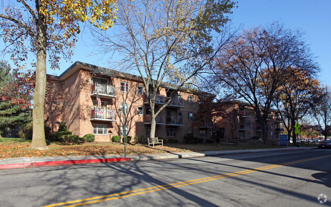 Building Photo - Walnut Towers