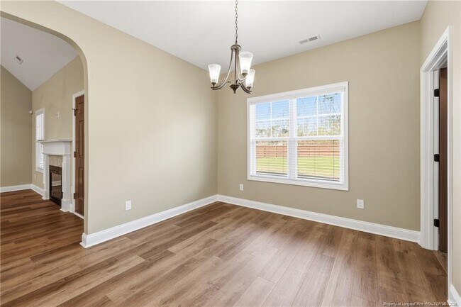 Building Photo - 206 Leland Ln