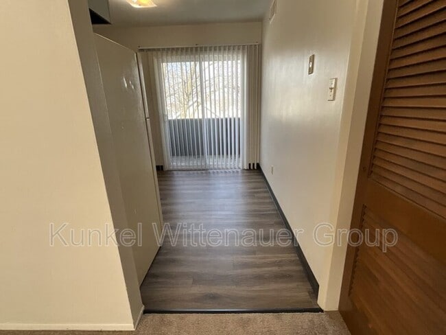 Building Photo - 900 8th St