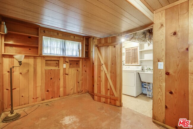 Building Photo - 3246 Benda St