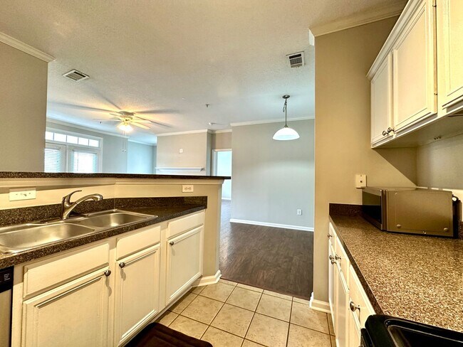 Building Photo - 2 Bedroom, 2 Bath Condo in The Concord West of The Ashley!