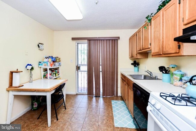 Building Photo - 1600 Ora Lea Ln