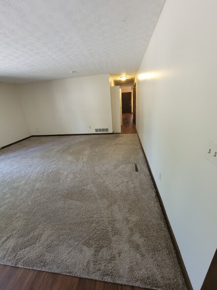 Building Photo - 301 Schrock Rd