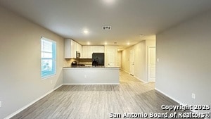 Building Photo - 10219 Robbins Crk