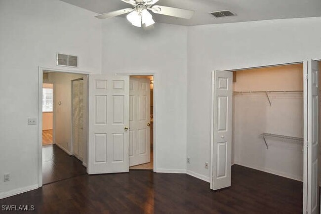 Building Photo - 10100 Poppy Hill Dr