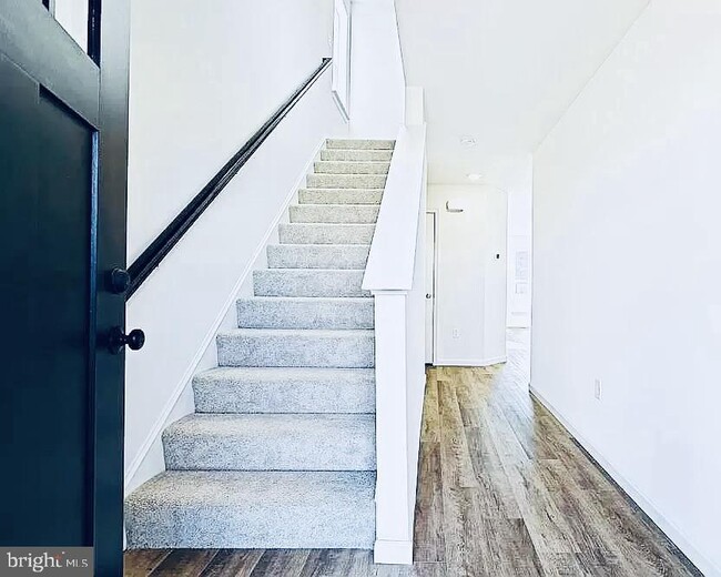 Building Photo - 9 Shillington Ln