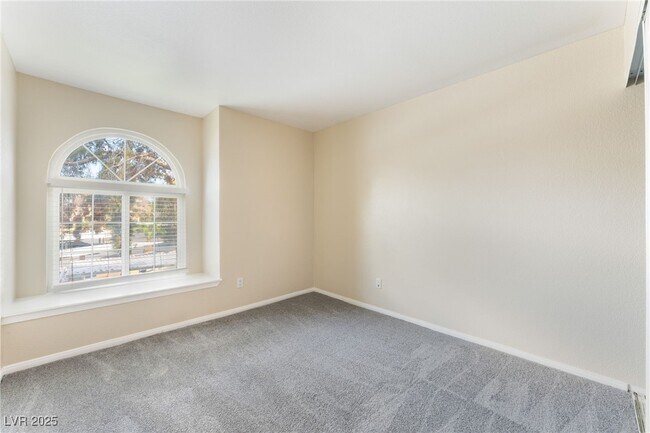 Building Photo - 3145 E Flamingo Rd