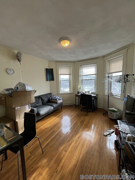 Primary Photo - 111 Park Dr