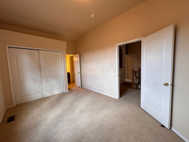 Building Photo - 2-Story in Pinecreek