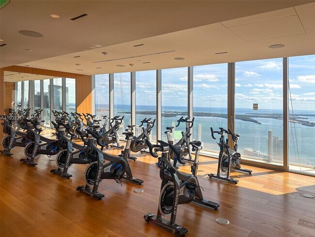 Building Photo - 300 Biscayne Blvd Way