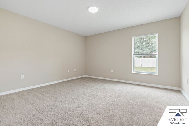 Building Photo - FULLY FENCED 3/2/2 IN DESIRABLE QUAIL HOLLOW