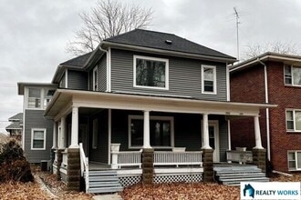 Building Photo - 1619-1623 D Street