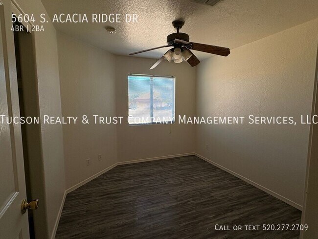 Building Photo - 5604 S Acacia Ridge Dr
