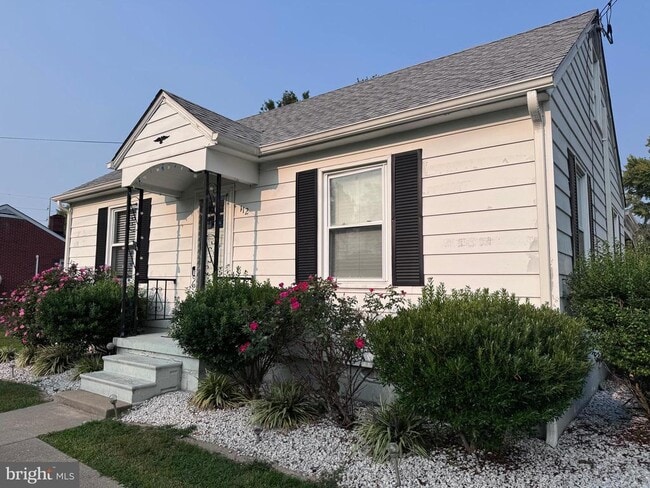 Primary Photo - 112 Station Ln