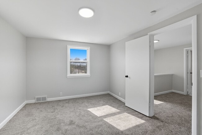 Building Photo - 259 Cossairt Ave