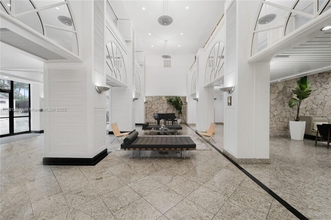 Building Photo - 780 NE 69th St