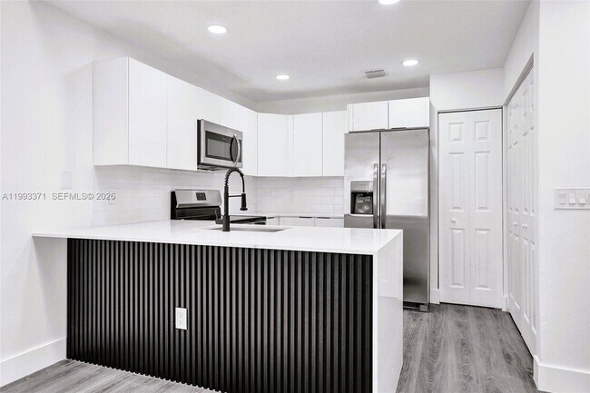 Building Photo - 1818 Adventure Pl