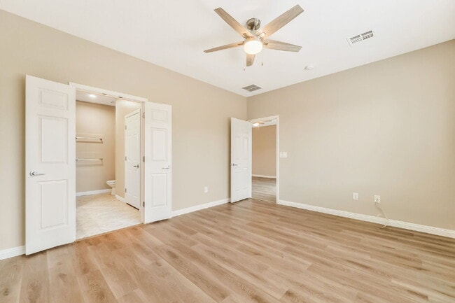 Building Photo - 55 and older Neighborhood in SOLERA DEL WEBB.  2 Bedroom, 2 bathroom