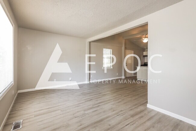 Building Photo - 3737 SW 26th St