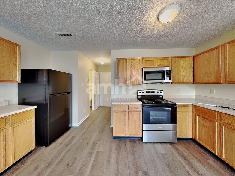 Building Photo - 1939 Dutch Elm Dr