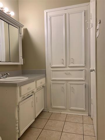 Building Photo - 5410 Kings Mnr Dr