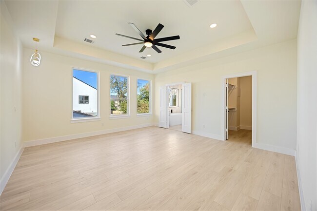 Building Photo - 7125 England St