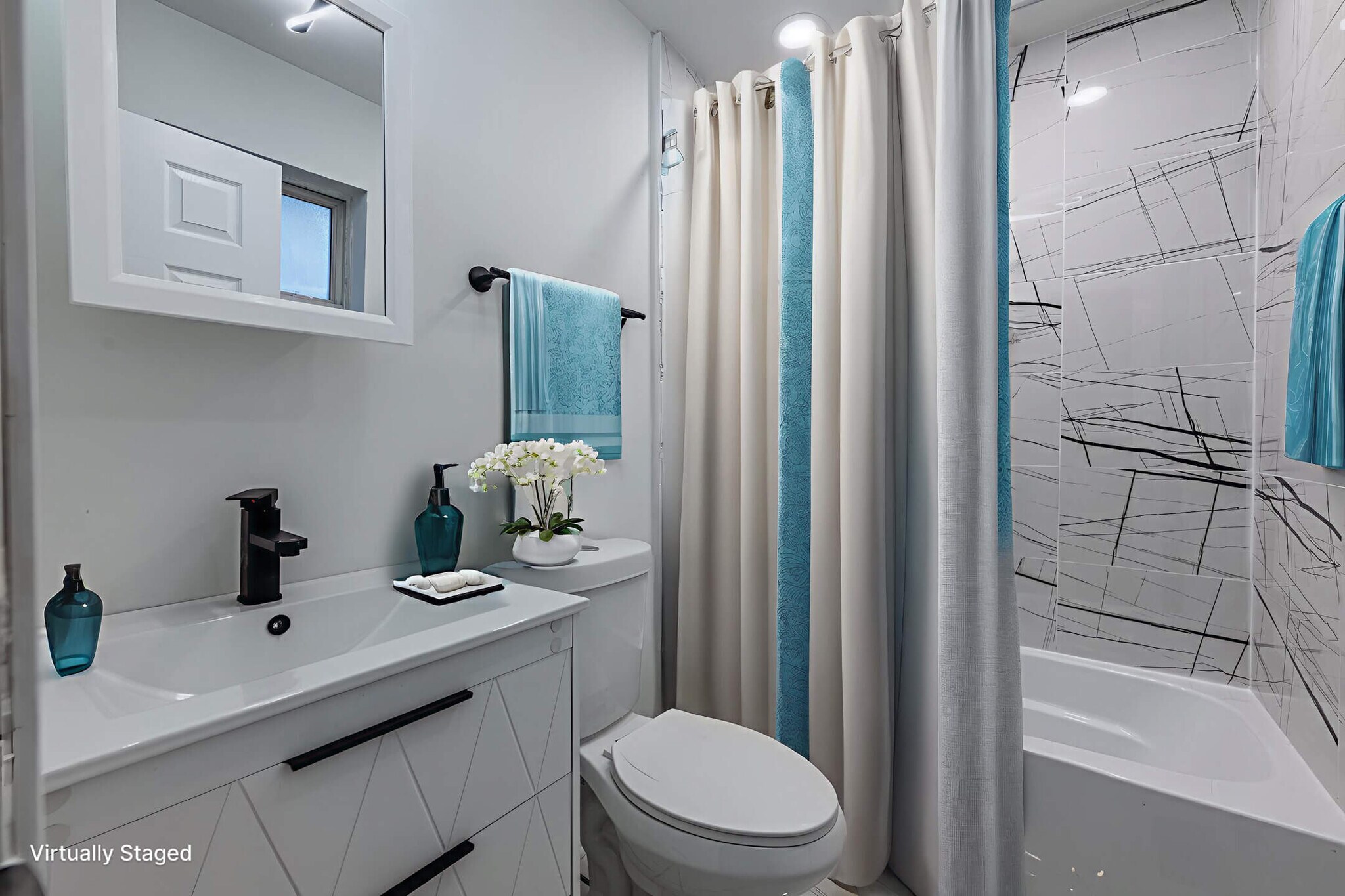 Building Photo - 446 E Siebenthaler Ave