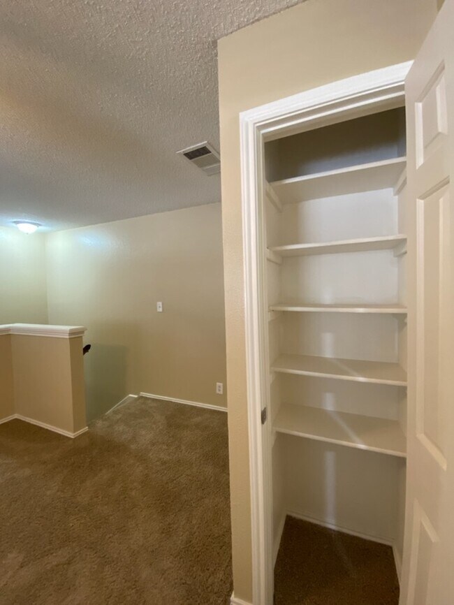 Building Photo - 2 story 1 bed 1.5 bath towhome