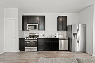 Building Photo - 1443 Acorn Mdw St
