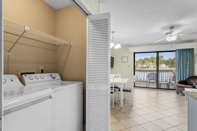 Building Photo - 1639 Sedgefield Dr