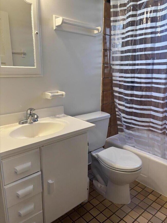 Building Photo - 139 D St