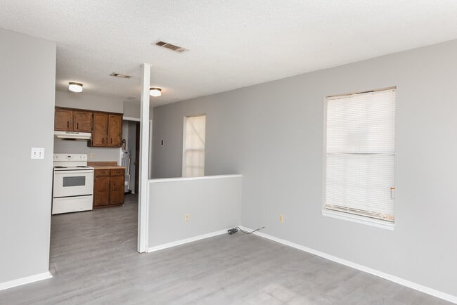 Building Photo - 5405 E Shore Dr